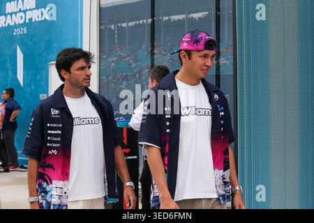 (55) Carlos Sainz Jr (ESP) - Atlassian Williams F1 Team - Williams FW48 - Mercedes et (23) Alexander Albon (THA) - Atlassian Williams F1 Team - Will Banque D'Images
