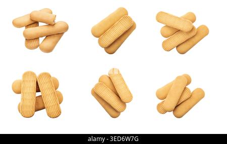Biscuits Savoiardi ladyfinger isolés sur fond blanc. Collection de bâtonnets de biscuit éponge légers dans différents arrangements et angles. ING classique Banque D'Images