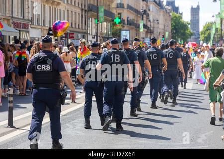 CRS est en démonstration parisienne Banque D'Images