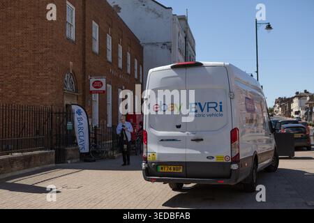 Bureau de poste Royal mail et rue Evri van High, Newmarket, Suffolk, 2026 Banque D'Images