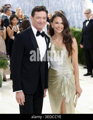 Hugh Jackman et Sutton Foster arrivent sur le tapis rouge pour le gala du met 2026 célébrant « costume Art » au Metropolitan Museum of Art le lundi 4 mai 2026 à New York. Photo de John Angelillo/UPI Banque D'Images