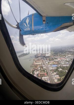 Vue du delta du Mékong depuis un ATR 72-500 exploité par VASCO (Vietnam Air services Company), une filiale de Vietnam Airlines. Banque D'Images