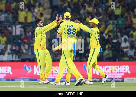 Team Chennai Super Kings célèbre après une chute de guichet lors de Delhi Capitals vs Chennai Super Kings, 48ème match de l'Indian premier League 2026 au stade Arun Jaitley, New Delhi, Inde le 5 mai 2026. Banque D'Images