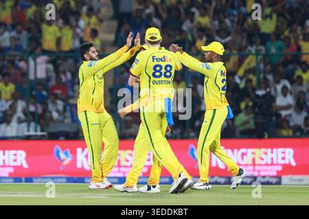 New Delhi, Delhi, Inde. 5 mai 2026. Team Chennai Super Kings célèbre après une chute de guichet lors de Delhi Capitals vs Chennai Super Kings, 48ème match de l'Indian premier League 2026 au stade Arun Jaitley, New Delhi, Inde le 5 mai 2026. (Crédit image : © Avijit Das/ZUMA Press Wire) USAGE ÉDITORIAL SEULEMENT ! Non destiné à UN USAGE commercial ! Banque D'Images