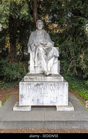 Peter Rosegger Denkmal à Graz, Steiermark, Österreich // Peter Rosegger Monument à Graz, Styrie, Autriche Banque D'Images