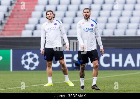 MUNICH, ALLEMAGNE - 5 MAI : Lucas Hernandez (FC Paris Saint-Germain, 21) lors de l'entraînement du Paris Saint-Germain avant le match entre le FC Bayern Muenchen et le Paris Saint-Germain à l'Allianz Arena le jour -1 de la demi-finale de l'UEFA Champions League le 5 mai 2026 à Munich, Allemagne. Banque D'Images