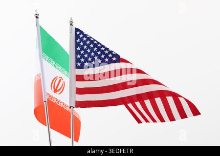 Drapeaux USA et iran représentant les relations internationales Banque D'Images