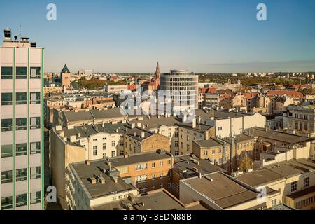 Horizon de Poznan au coucher du soleil, Pologne. Banque D'Images