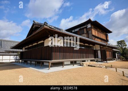 Vue extérieure du Palais Honmaru (Honmaru-goten) au Château Nijo (Nijo-JO) à Kyoto, Japon. Banque D'Images