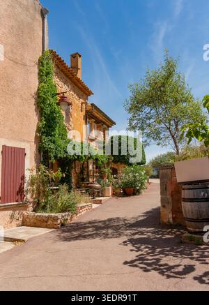 Impression de Roussillon, commune du département du Vaucluse, région Provence dans le sud de la France Banque D'Images