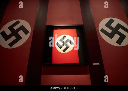 artefact historique nsdap swastika drapeau de l'allemagne nazie exposé dans le musée de la seconde guerre mondiale gdansk pologne Banque D'Images