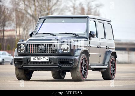 Minsk, Biélorussie - 17 mars 2026 : Mercedes-AMG G 63 Edition 1 dispose d'un moteur V8 biturbo de 4,0 l de 585 ch. Finition Magno noir mat avec accents rouges Banque D'Images