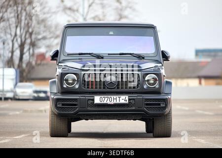 Minsk, Biélorussie - 17 mars 2026 : Mercedes-AMG G 63 Edition 1 dispose d'un moteur V8 biturbo de 4,0 l de 585 ch. Finition Magno noir mat avec accents rouges Banque D'Images