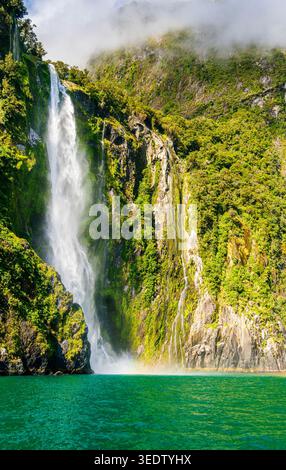 Paysage et cascades de Milford Sound, Nouvelle-Zélande Banque D'Images