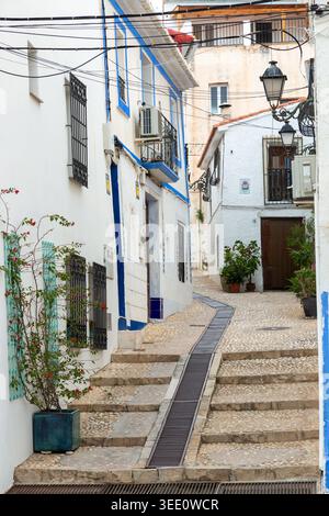 Les rues traditionnelles de la vieille ville d'Altea dans la province espagnole d'Alicante sur la Costa Blanca, Espagne. Banque D'Images