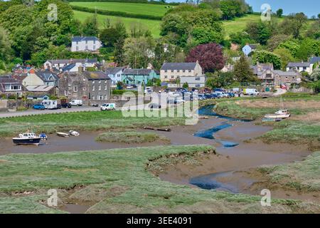 Laugharne vue depuis le Wales Coast Path, Laugharne, Carmarthenshire Banque D'Images