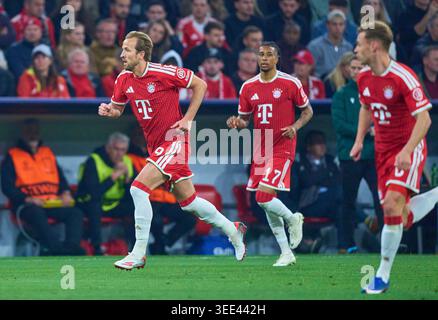 Munich, Allemagne. 06 mai 2026. Harry Kane du FC Bayern Muenchen Michael Olise du FC Bayern Muenchen dans le football UEFA Champions League 2025/26 demi-finale match de deuxième manche FC Bayern Muenchen - Paris SG 0-1 à Allianz Arena Munich le 6 mai 2026, FCB, photographe : ddp images/STAR-images crédit : ddp Media GmbH/Alamy Live News Banque D'Images