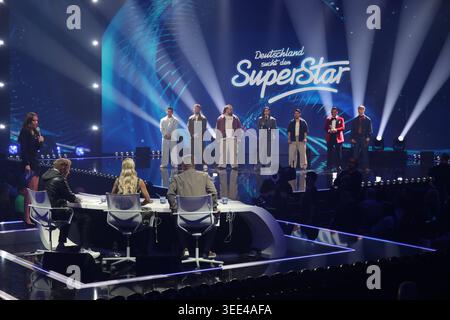 Halbfinale der 22. Staffel der RTL-Castingshow Deutschland sucht den Superstar / DSDS 2026 in den MMC Studios. Köln, 02.05.2026 *** demi-finale de la 22e saison de l'émission de casting RTL Deutschland sucht den Superstar DSDS 2026 au MMC Studios Cologne, 02 05 2026 Copyright : xAgenturxMatthiasxWehnertx/XM.xGränzdörferx Banque D'Images