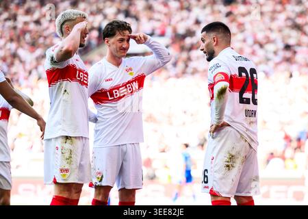 09 mai 2026, Bade-Württemberg, Stuttgart : Football, hommes, Bundesliga, VfB Stuttgart - Bayer 04 Leverkusen, Journée 33, MHPArena. Deniz Undav (à droite, VfB Stuttgart) célèbre son but de 3 :1 avec Ermedin Demirovic (à gauche, VfB Stuttgart) et Angelo Stiller (M, VfB Stuttgart). Photo : Tom Weller/dpa - NOTE IMPORTANTE : conformément aux règlements de la DFL German Football League et de la DFB German Football Association, il est interdit d'utiliser ou de faire utiliser des photographies prises dans le stade et/ou du match sous forme d'images séquentielles et/ou de séries de photos de type vidéo. Banque D'Images