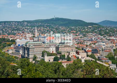 Horizon de Budapest avec l'église Matthias et le quartier du château de Buda, Hongrie Banque D'Images