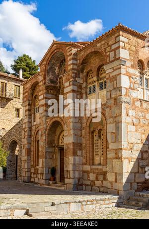 Monastère Saint de Hosios Loukas, monastère fortifié historique situé près de la ville de Distomo, en Béotie, Grèce. Banque D'Images