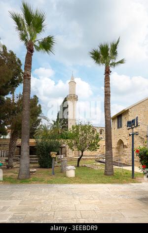 Larnaca, Chypre. 5 mai 2026. vue panoramique sur la cour intérieure du château en centre-ville Banque D'Images