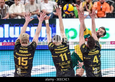 10.05.2026, Sosnowiec Mecz PlusLiga Play Off final Sezon 2025/26 Aluron CMC Warta Zawiercie - Bogdanka LUK Lublin - match de volleyball Polonais Top League Aluron CMC Warta Zawiercie - Bogdanka LUK Lublin NZ. Aaron Russell FOT. Michal Chwieduk/Arena Akcji Banque D'Images
