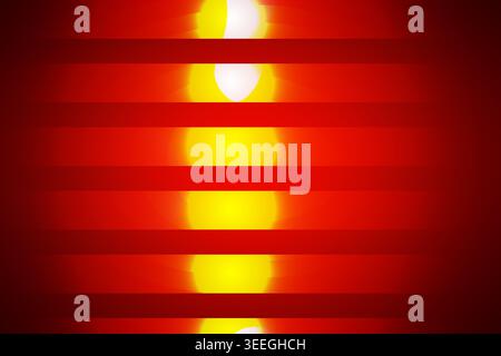 Un fond abstrait avec un dégradé rouge vif avec des bandes horizontales et une colonne verticale d'effets de lumière jaune et blanche brillants. Banque D'Images