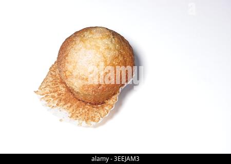 Une madeleine sucrée, fraîchement cuite, faite dans un four traditionnel. Banque D'Images