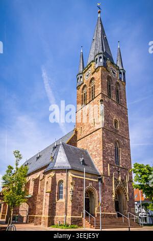Église catholique néo-gothique construite en 1905, Reilingen, Allemagne Banque D'Images