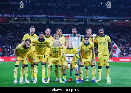 IPA84570580 - les joueurs de l'AC Milan s'alignent lors du match de football de Serie A 2025/26 entre l'AC Milan et Atalanta BC au stade San Siro de Milan, en Italie Banque D'Images