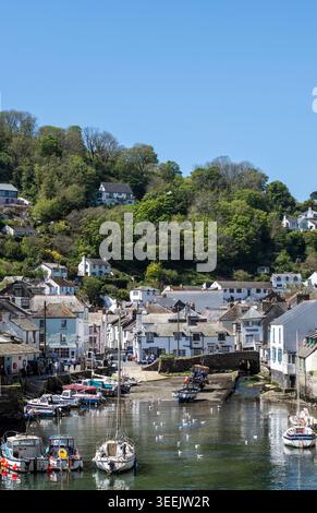 Vue de Polperro et de son port en Cornouailles, Angleterre, Royaume-Uni Banque D'Images