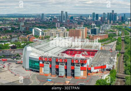 Stade de football Old Trafford à Manchester, domicile du Manchester United Football Club et l'un des sites sportifs les plus célèbres d'Angleterre. Banque D'Images