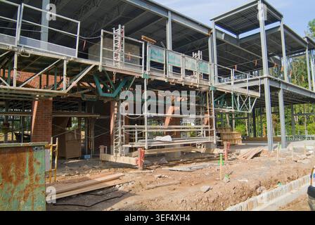 Commerce de détail et immeuble de bureaux utilisant le site de construction de poutre en acier métallique, Pennsylvanie, États-Unis Banque D'Images
