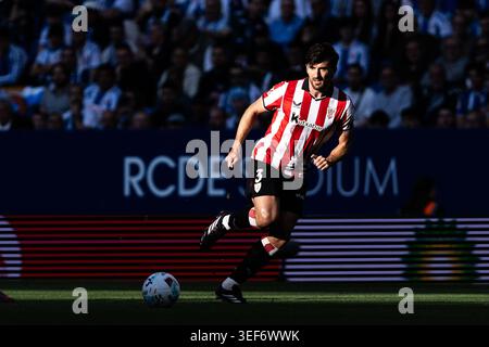 Barcelone, Barcelone, Espagne. 13 mai 2026. BARCELONE, ESPAGNE - 13 MAI : Dani Vivian de l'Athletic Club en action lors du match LaLiga EA Sports entre le RCD Espanyol et l'Athletic Club au stade RCDE le 13 mai 2026 à Barcelone, Espagne. (Crédit image : © Marti Segura Ramoneda/ZUMA Press Wire) USAGE ÉDITORIAL SEULEMENT ! Non destiné à UN USAGE commercial ! Banque D'Images