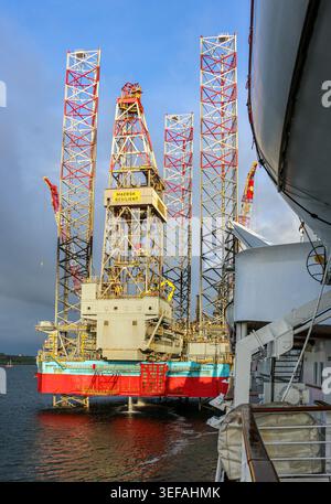 Plate-forme élévatrice pour environnements difficiles MAERSK/NOBLE RESILIENT, plate-forme de forage pétrolier offshore, champs de la mer du Nord, plates-formes semi-submersibles, extraction de combustibles fossiles Banque D'Images