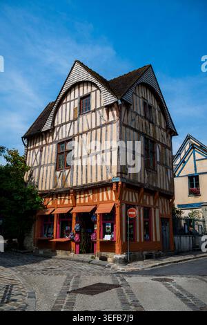Maison à colombages située dans un site historique à l'architecture unique à Provins, France Banque D'Images