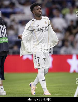 Madrid, ESP. 15 mai 2026. MADRID, ESPAGNE, 15 MAI : Vinícius Júnior du Real Madrid lors d'un match de la Liga 2025/26 entre le Real Madrid et le Real Oviedo au stade Bernabeu de Madrid en Espagne. (Photo de Ricardo Nogueira/Sports Press photo) crédit : SPP Sport Press photo. /Alamy Live News Banque D'Images