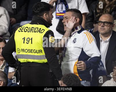 Madrid, ESP. 15 mai 2026. MADRID, ESPAGNE, 15 MAI : fan lors d'un match de la Liga 2025/26 entre le Real Madrid et le Real Oviedo au stade Bernabeu à Madrid en Espagne. (Photo de Ricardo Nogueira/Sports Press photo) crédit : SPP Sport Press photo. /Alamy Live News Banque D'Images