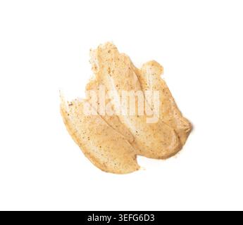 Frottis d'abricot isolé, échantillon de crème peeling pour le corps, masque facial exfoliant biologique, texture de frottis de sucre sur fond blanc Banque D'Images