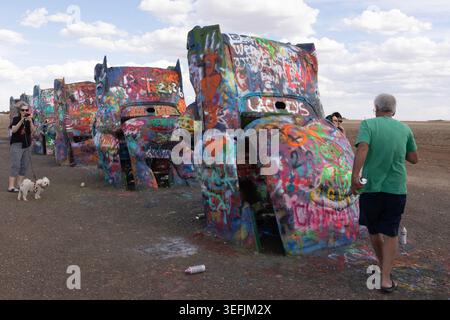 Cadillac Ranch une installation d'art public sur la route 66 à Amarillo Texas Banque D'Images