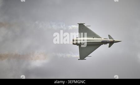 Eurofighter Typhon du 311° Gruppo Volo, le Reparto Sperimentale Volo se produisant au Royal International Air Tattoo 2023 Banque D'Images
