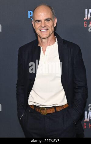 New York, États-Unis. 15 mai 2026. Michael Kelly assiste à la première mondiale de Tom Clancy's Jack Ryan : Ghost War d'Amazon MGM, Regal Times Square, New York, NY, le 15 mai 2026. (photo par Anthony Behar/SipaUSA) crédit : Sipa USA/Alamy Live News Banque D'Images
