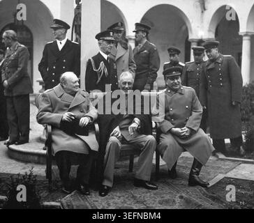 * Les trois grands », Franklin D. Roosevelt avec Churchill et Staline à la conférence de Yalta le 9 février 1945, négociant la division de l'Allemagne et de E. Banque D'Images