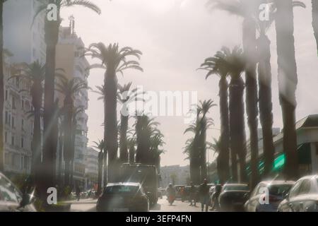 Circulation urbaine dans le centre de Casablanca. Photo prise le jeudi 18 janvier à Casablanca, Maroc. Banque D'Images