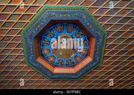 Peinture d'icône de plafond religieux ornée dans le monastère de Great Meteoron Meteora, Grèce Banque D'Images
