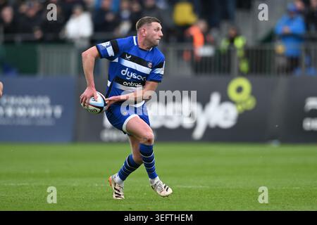 Bath, Royaume-Uni. 16 mai 2026 ; The Recreation Ground, Bath, Somerset, Angleterre; Gallagher Premiership Rugby, Bath versus Newcastle Falcons ; Finn Russell pour Bath Rugby Pass crédit : action plus Sports images/Alamy Live News Banque D'Images