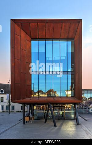 Inaugurée en mai 2022, la CIGV (Cité internationale de la gastronomie et du vin ou Cité internationale de la gastronomie et du vin) à Dijon, France fol Banque D'Images