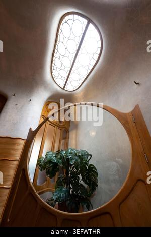 Intérieur de Casa Battlo, un bâtiment moderne fmaous conçu par Antoni Gaudí à Barcelone, Espagne Banque D'Images