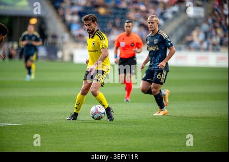 Philadelphie, Pennsylvanie, États-Unis. 16 mai 2026. CAVAN SULLIVAN (6) se bat pour le ballon contre DIEGO ROSSI (10) de Columbus Crew lors du match au Subaru Park à Chester PA (crédit image : © Ricky Fitchett/ZUMA Press Wire) USAGE ÉDITORIAL SEULEMENT ! Non destiné à UN USAGE commercial ! Crédit : ZUMA Press, Inc/Alamy Live News Banque D'Images